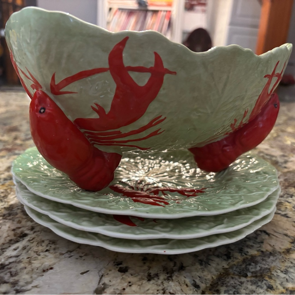 Carlton Ware Made in England

Lobster Bowl and 3 Matching Plates.
